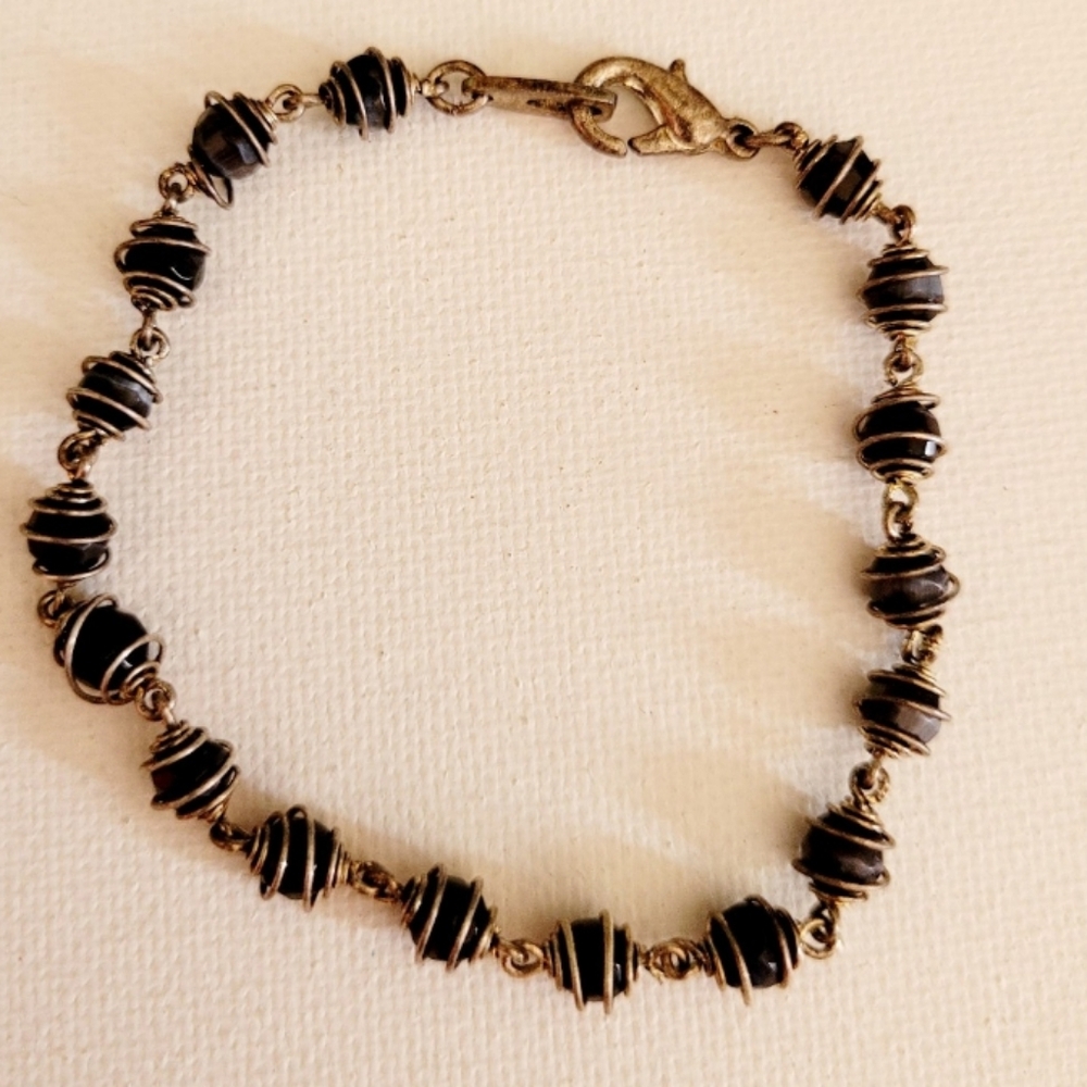 Elegant Black and Silver Beaded Bracelet - Picture 2 of 3